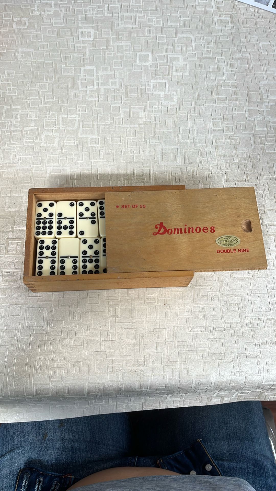 Dominoes