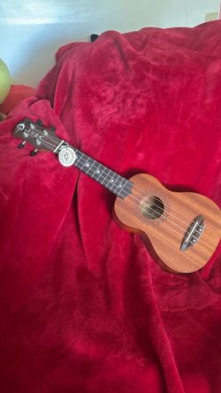 Luna Ukelele