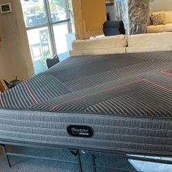  King Black  Hybrid Beauty Rest 