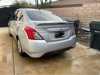 Nissan Versa SV Sedan