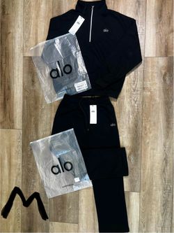alo yoga quarter zip and sweats set