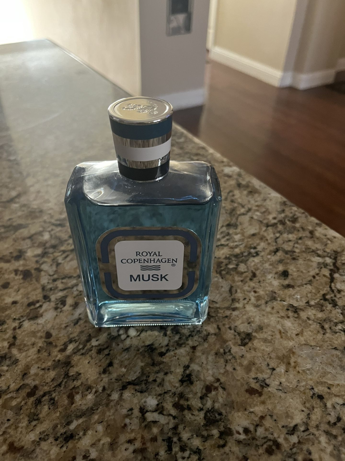 Men Royal Copenhagen musk Splash Cologne, 8 Oz.