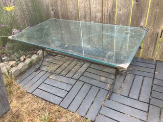 Free glass and metal coffee table