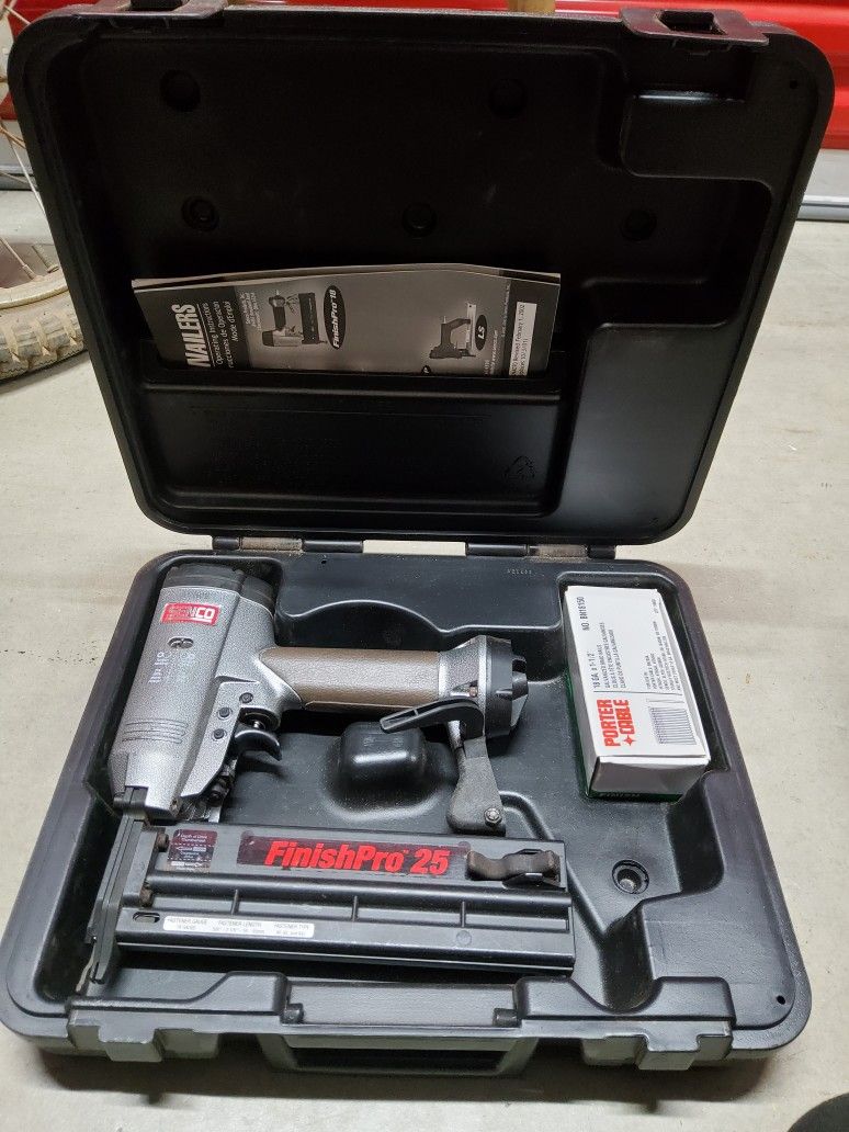 Senco Air Nailgun