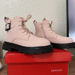 Pink Boots For Women’s