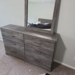 Ashley Signature Bed Set