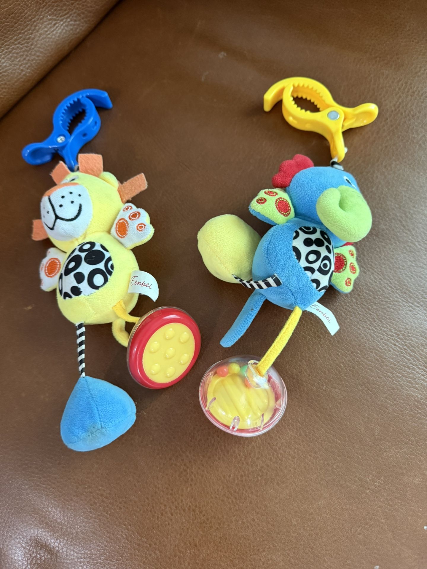 Lion And Elephant Car Seat Pulls And Rattles 