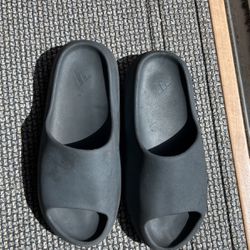 Adidas Dark Onyx Slide Size 6/7 
