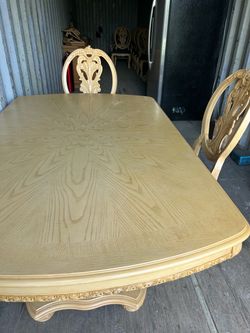 Gorgeous Old World Blonde Wood Table/chairs and buffet & hutch