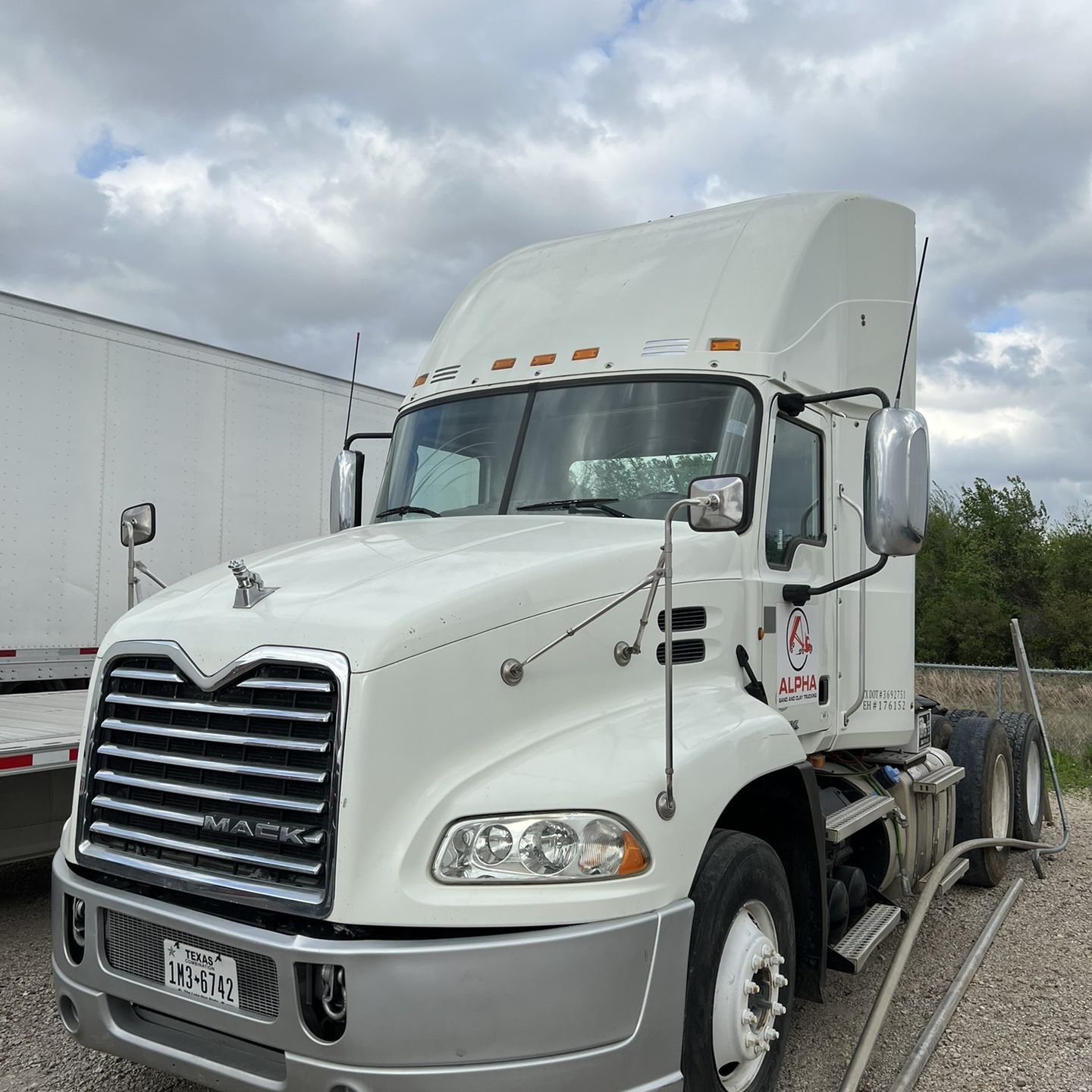 CLEAN MACK TRUCK PRICED TO SELL UPDATE