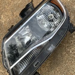 15-22 Chevrolet Colorado Headlight 