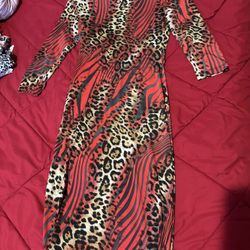 Women’s Dress- Small