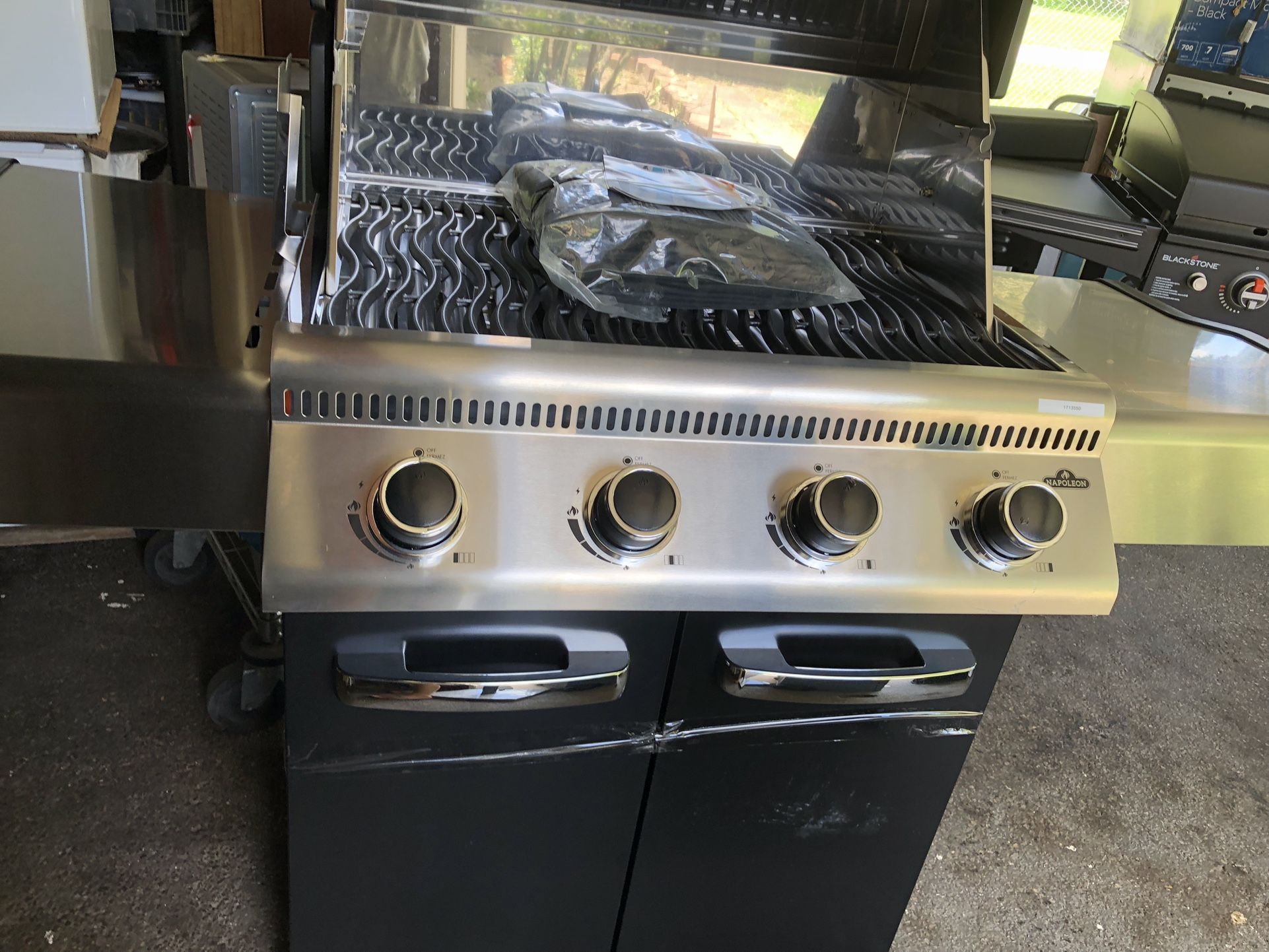 Napoleon COS485 4-Burner, 48,000 BTU, Propane Gas Grill with Cover New Open Box