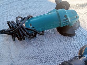 Makita Angle Grinder with Disc