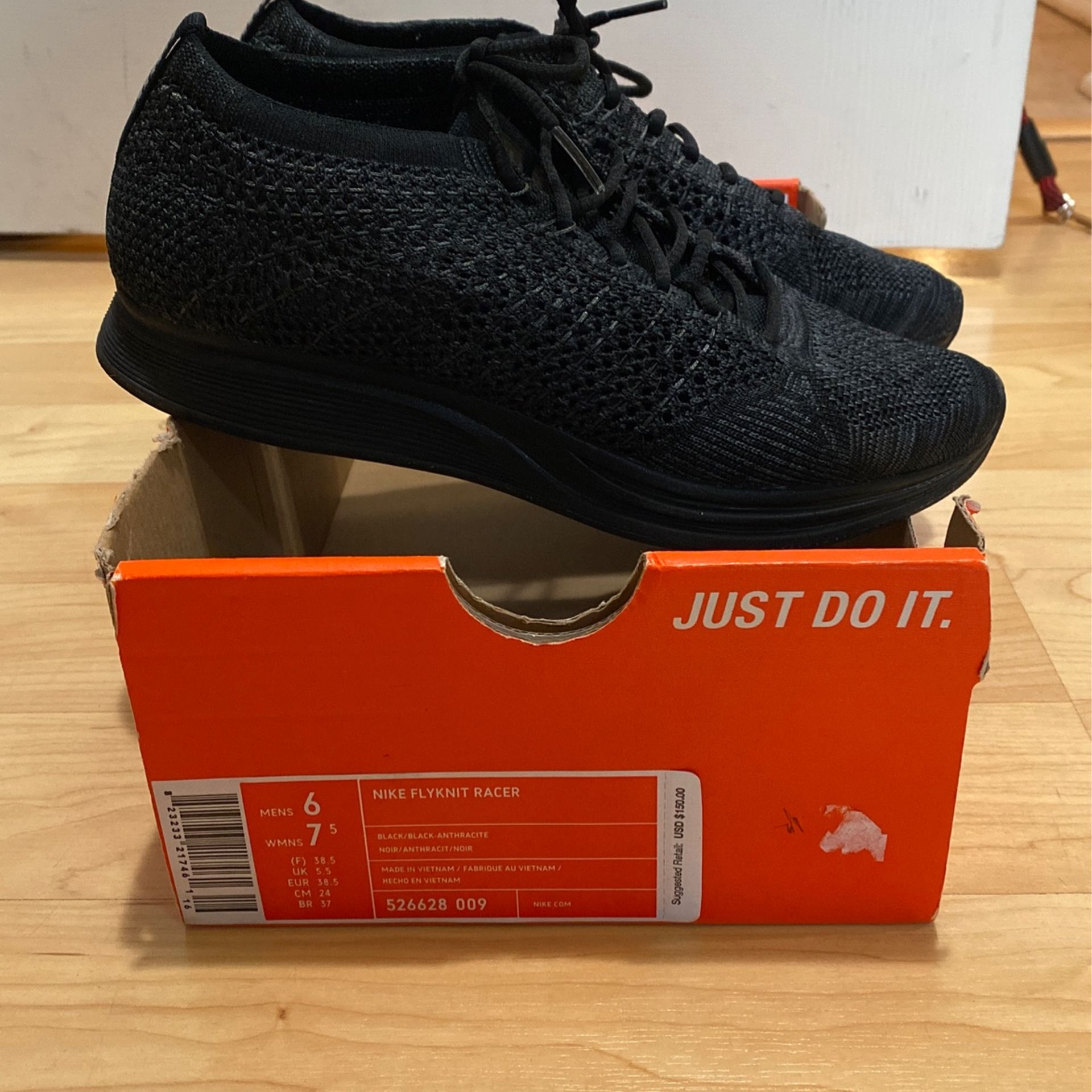 Nike Flyknit Racer Triple Black