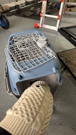 Dog crate