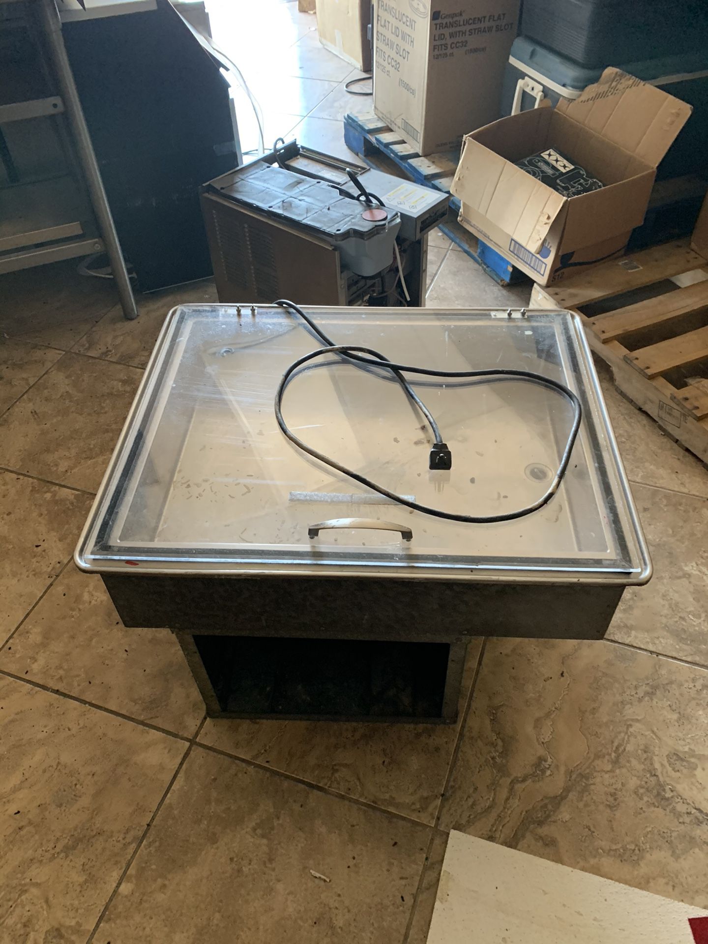 Dropping counter refrigerator with lid