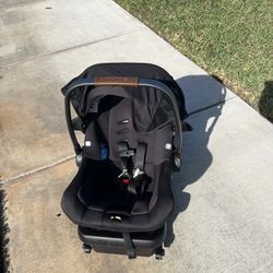Nuna Pipa Lite LX Car Seat and Base