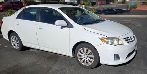 2013 Toyota Corolla clean title