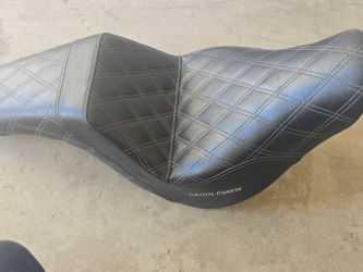 BRAND NEW SADDLEMAN SEAT FOR LOWRIDER S 