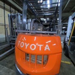 Beautiful toyota Forklift For Sale Cheap 