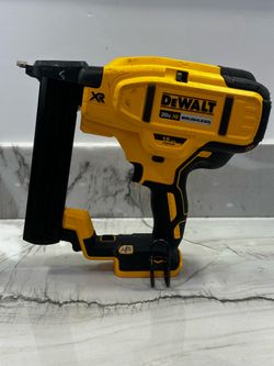 DEWALT 20v 18 Gauge Narrow Crown Stapler DCN681 (TOOL ONLY) M24