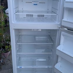 Refrigerator 4 Sale $150.00