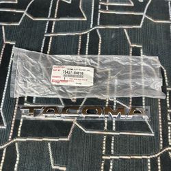 Toyota Tacoma Emblem