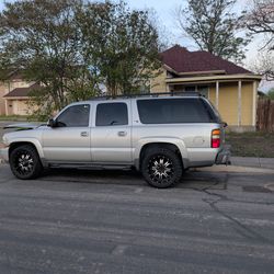 2004 Chevrolet Suburban