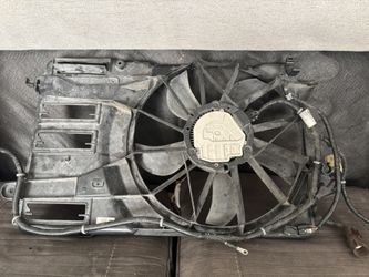 2016 To 2019 Chevrolet Malibu 2.5 Radiator With Radiator Fan Package Deal OEM