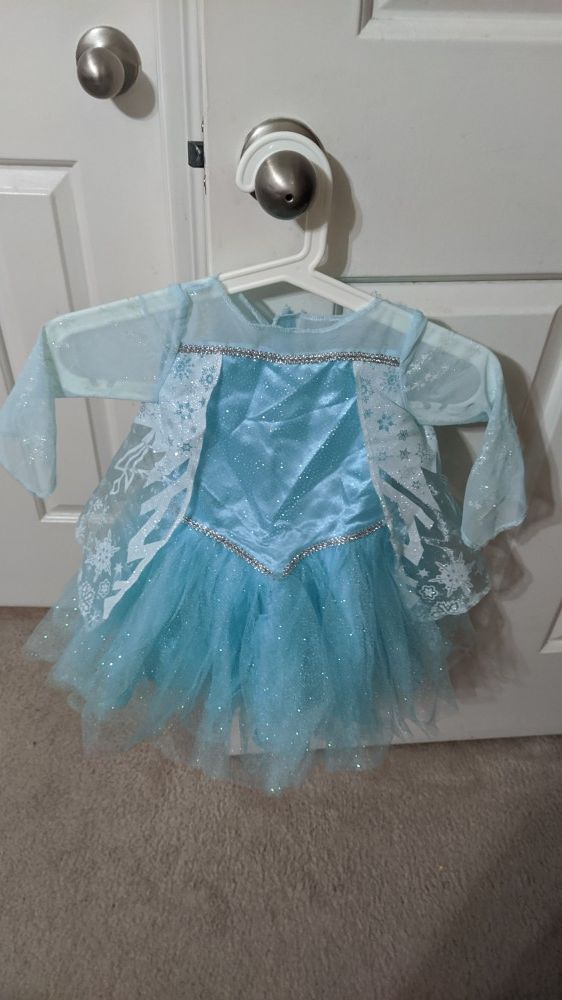 Elsa Halloween costume for 2T toddlers. Used only once for 2 hours.