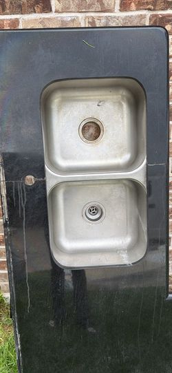 Kitchen granite countertops