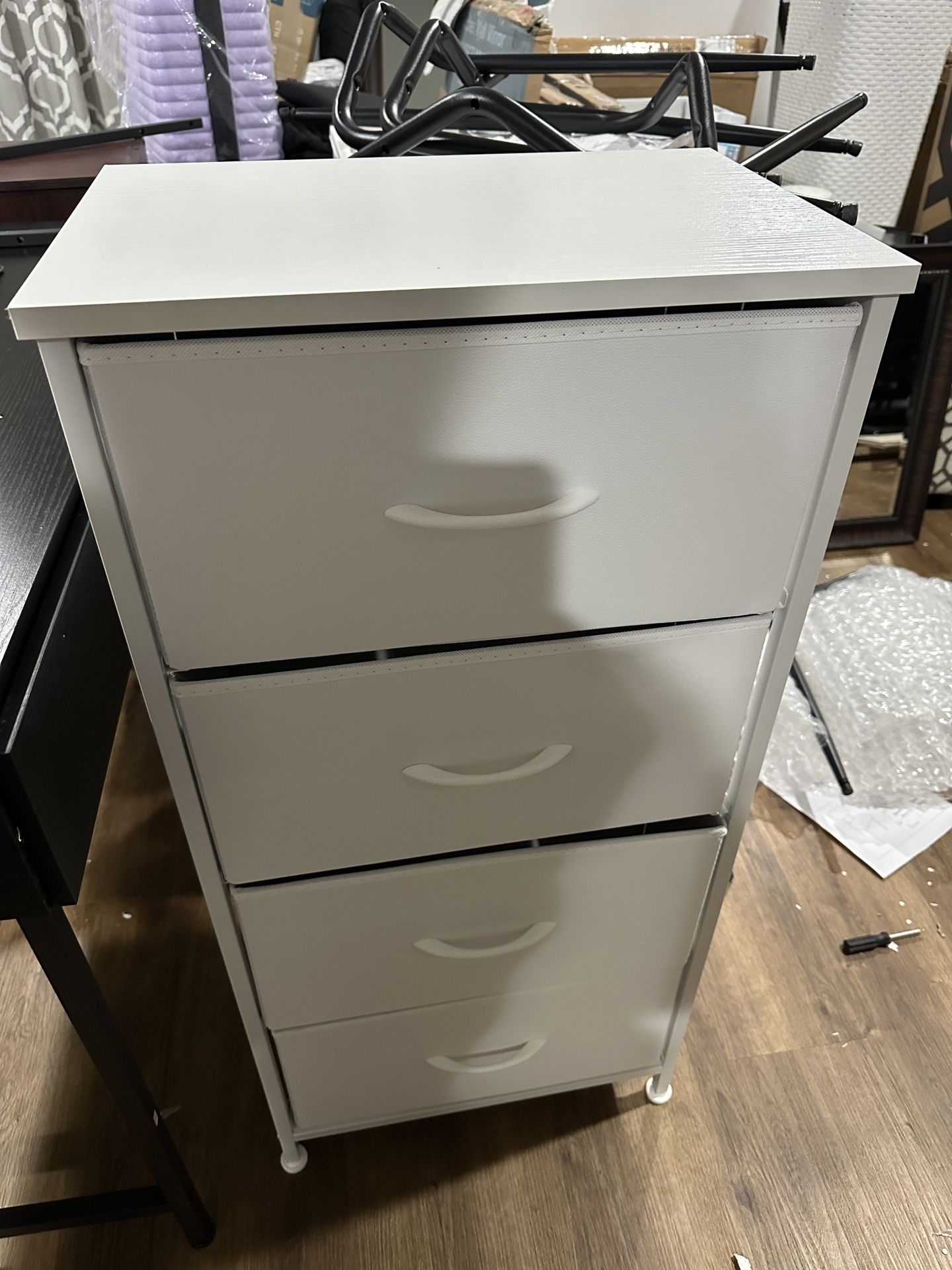 Dresser With 4 Fabrics Drawers