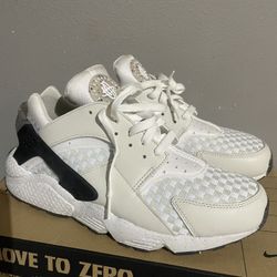 Nike Huarache Size 11