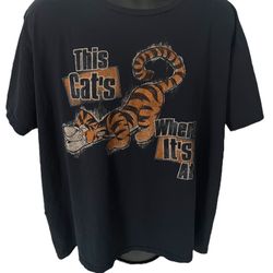 Vintage Disney Store XXL T-Shirt - This Cat’s Where It’s At - Tigger Graphic Tee