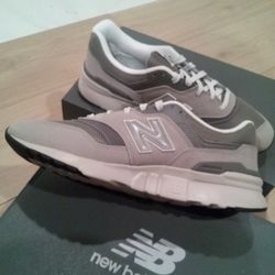 10 1/2 New Balance brand new!!