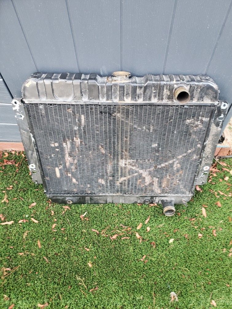 Impala Radiator 3row Original Heavy May Need Repair Checked