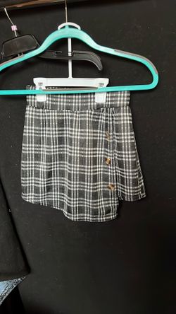Black and white plaid skorts size S