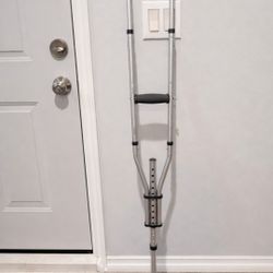 1 Equate Universal Crutch