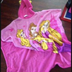 Girls cape great for winter size 3-5 years old🌼🌻