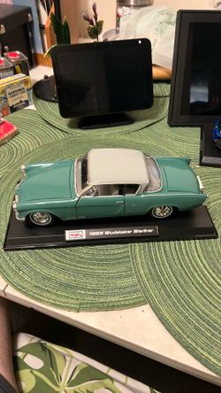 Die cast 1953 Studebaker Starliner model car