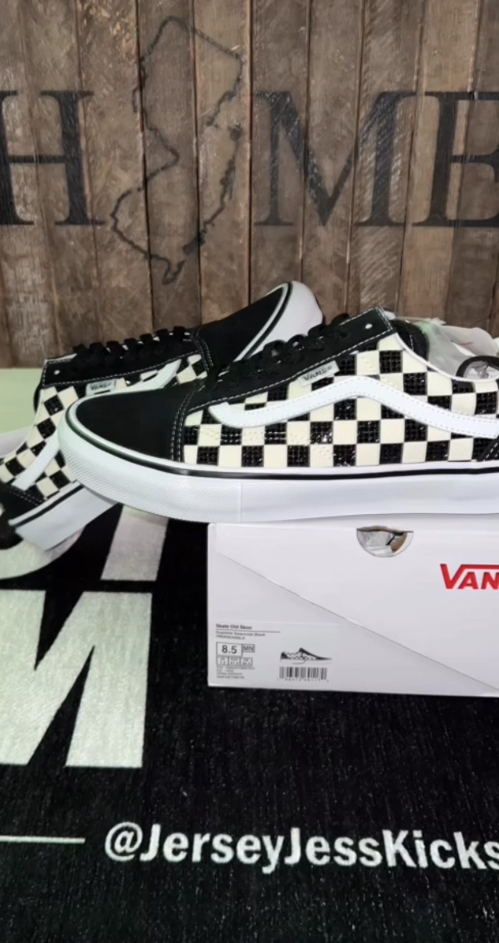 Swarovski Crystals Vans of the wall Supreme Calobration Mens Size 8.5