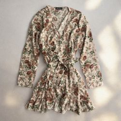 Gorgeous floral dress size small