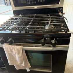 Whirlpool Accubake Gas Range
