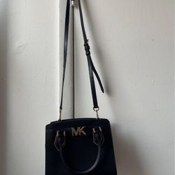 Authentic Micheal Korks Crossbody