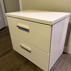 High Quality White On Silver Night Stands