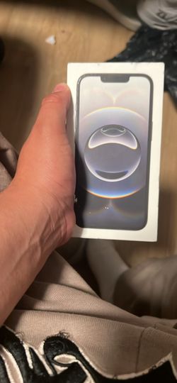 iPhone 16e