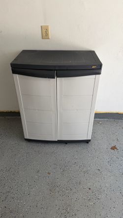 Small outdoor cabinet