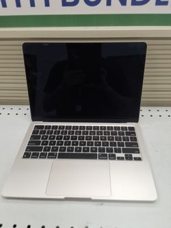 APPLE A3113 M3 Processor 256GB 8GB RAM Laptop