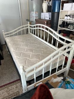 Bed from sleep world almost new